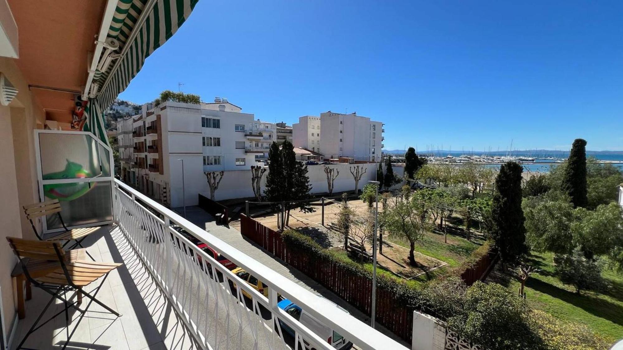 Apartamento Frente Al Mar Roses Exterior foto